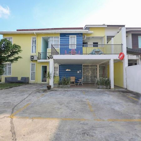 OYO 90132 Come Inn Premium Kuala Terengganu Exterior foto